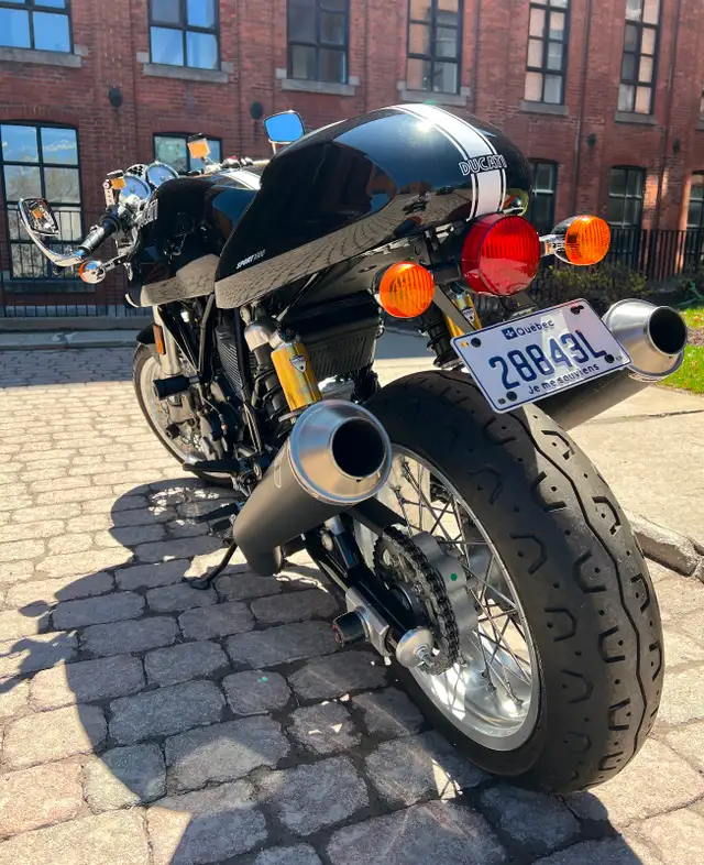 2008 Ducati Sport 1000 Biposto in Sport Bikes in City of Montréal - Image 4