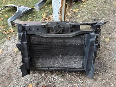 2016 ford flex parts, Front fenders $50 each (not perfect but not terrible) Rad saddle with condense...