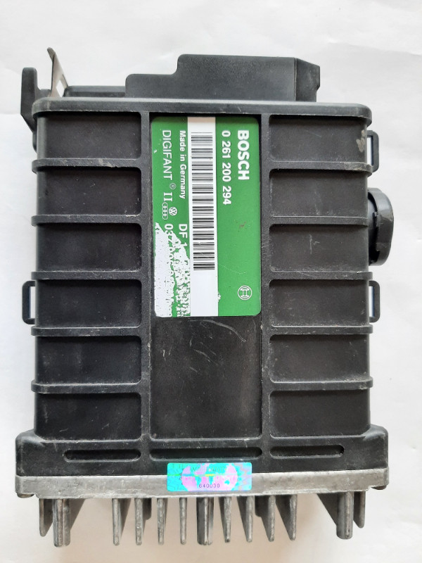 1988-1992 VW Volkswagen Jetta or Golf ECU dans Moteur, Pièces de Moteur  à Ouest de l’Île