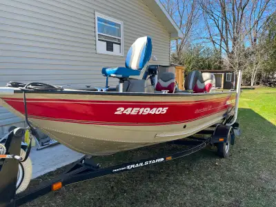 Almost new condition. Comes with a new 50 hp Yamaha 4 stroke ( around 20 hrs). Transferable warranty...