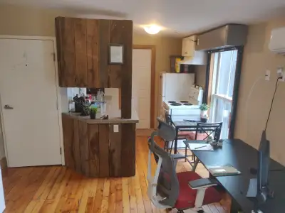 ALL INCLUSIVE RENTAL! FURNISHED! Available starting JANUARY 2026 - OR - starting MAY 2026 Recently r...