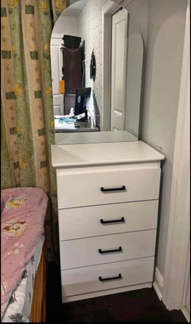 White Mirage: 4-Drawer Dresser Ensemble ✨️ in Dressers & Wardrobes in Oakville / Halton Region