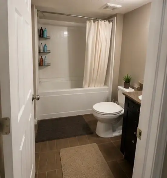 1 Bed 1 Bath in Room Rentals & Roommates in Kitchener / Waterloo - Image 3
