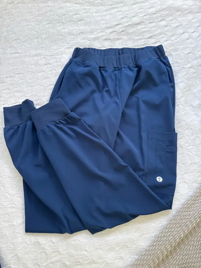 Brand New Scrubs Size XS in Women's - Other in Strathcona County - Image 5