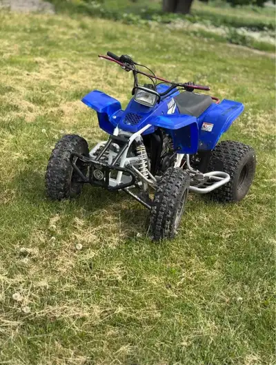 Yamaha Blaster, fonctionne A1. Crank et piston ont moins de 10h Papiers en main, présentement plaqué...