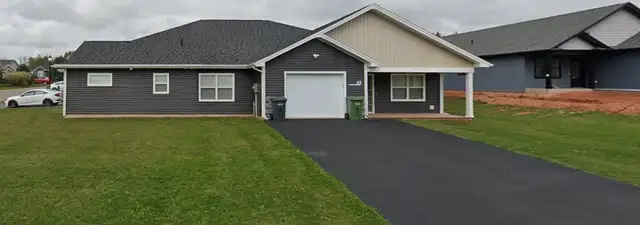 45 Alice Avenue, 3 Beds 2 Baths House in Long Term Rentals in Charlottetown - Image 2