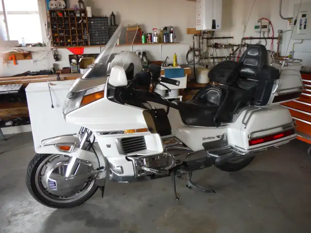'93 1500 Goldwing Special Edition in Street, Cruisers & Choppers in Calgary - Image 7