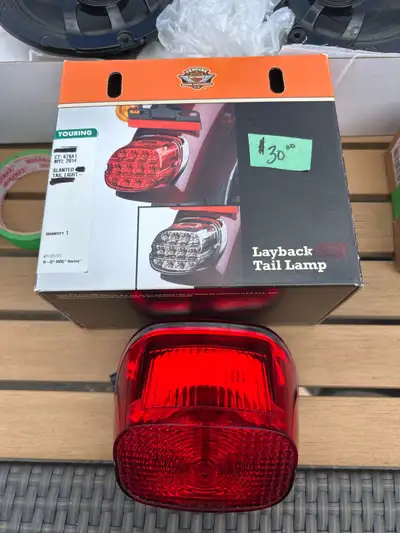 Various OEM parts from a 2019 Roadglide Special. Passenger pegs - $25 Turn signal button covers- $5