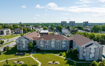 English follows** Je cède mon bail pour un appartement à la Résidence étudiante Montmorency à Laval,...