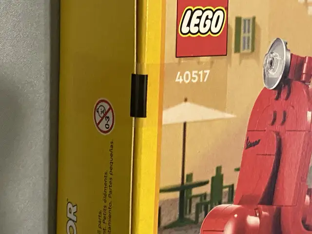 Lego new and sealed Vespa in Toys & Games in City of Toronto - Image 4