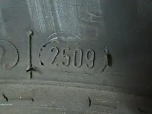 215 65R16 ARCTIC CLAW SNOW TIRES in Tires & Rims in City of Toronto - Image 6