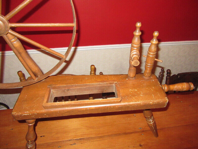 Vintage Spinning Wheel From Vermont / New Hampshire$60.00 in Home Décor & Accents in City of Halifax - Image 3