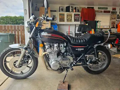 Selling my classic 1977 Kawasaki KZ1000LTD, a true gem from the late '70s, featuring a 1015cc engine...