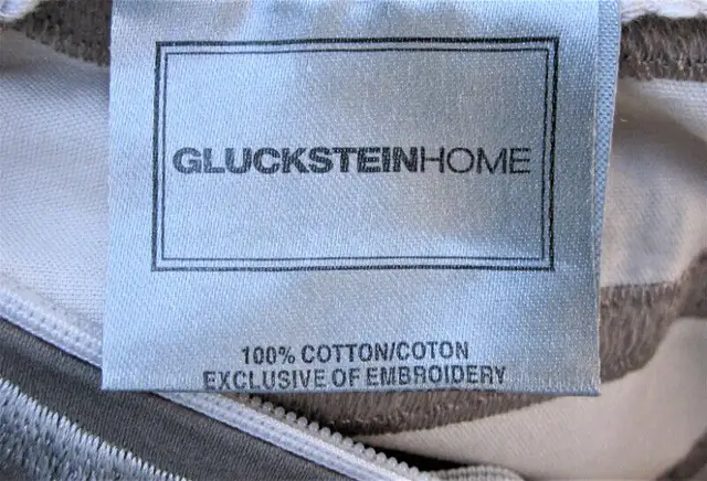 Gluckstein Home Reversible Queen Size Duvet Cover + Euro Pillow in Other in Markham / York Region - Image 8