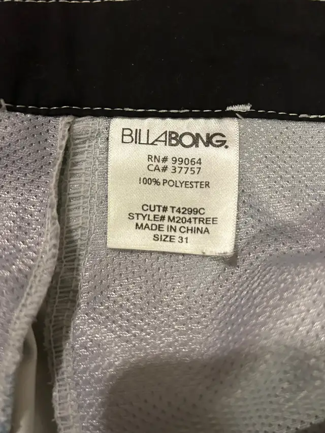 Men’s shorts $30, size 31, Billabong Board swim active shorts in Men's in Oakville / Halton Region - Image 9