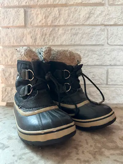 Sorel winter boots. kids size 12