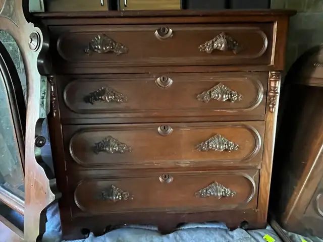 Antique Walnut Victorian Chest of Drawers Moustache Pulls in Arts & Collectibles in City of Toronto - Image 2