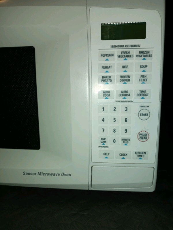 1.1 CU. FT Microwave oven with sensor pads. Microwaves
