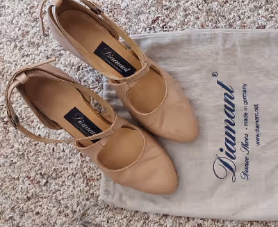 Tan/neutral dance shoes made in Germany (Diamant). Marked size 5.5. I believe this is a UK size, equ...