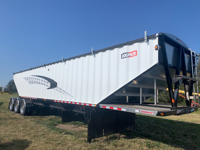 2023 Doepker Triaxle grain trailer Farming Equipment Edmonton Kijiji