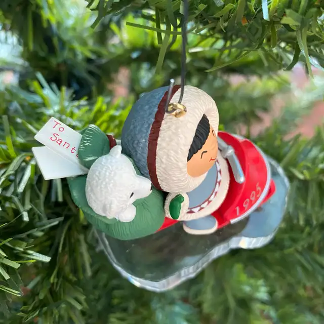 1995 Frosty Friends Hallmark Keepsake Ornament (#16 in series)62863257476481124