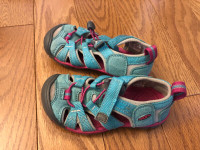 Size 9 toddler keen sandals