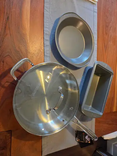 Cookware/Bakeware NEW, View more