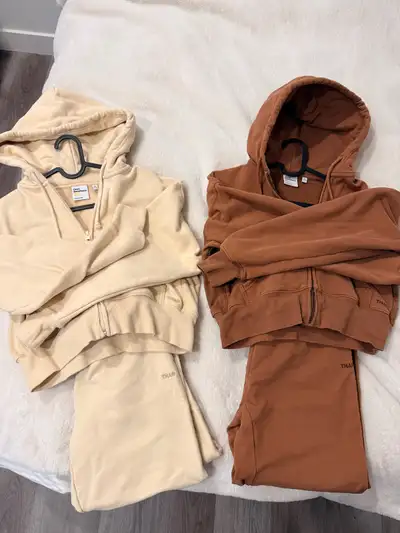 Aritzia TNA Sweatfleece, View more
