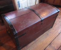 Antique Humpbac Trunk in Good Condition Reduced