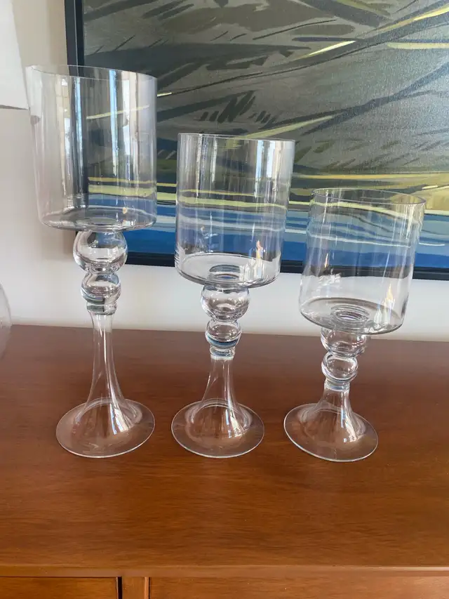 Beautiful set of glass candle holder in Home Décor & Accents in Ottawa - Image 3
