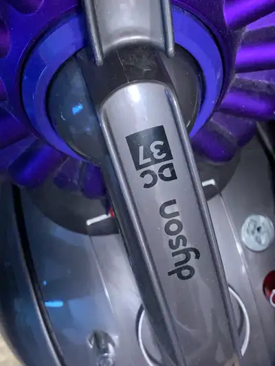 Aspirateur Dyson DC37, View more