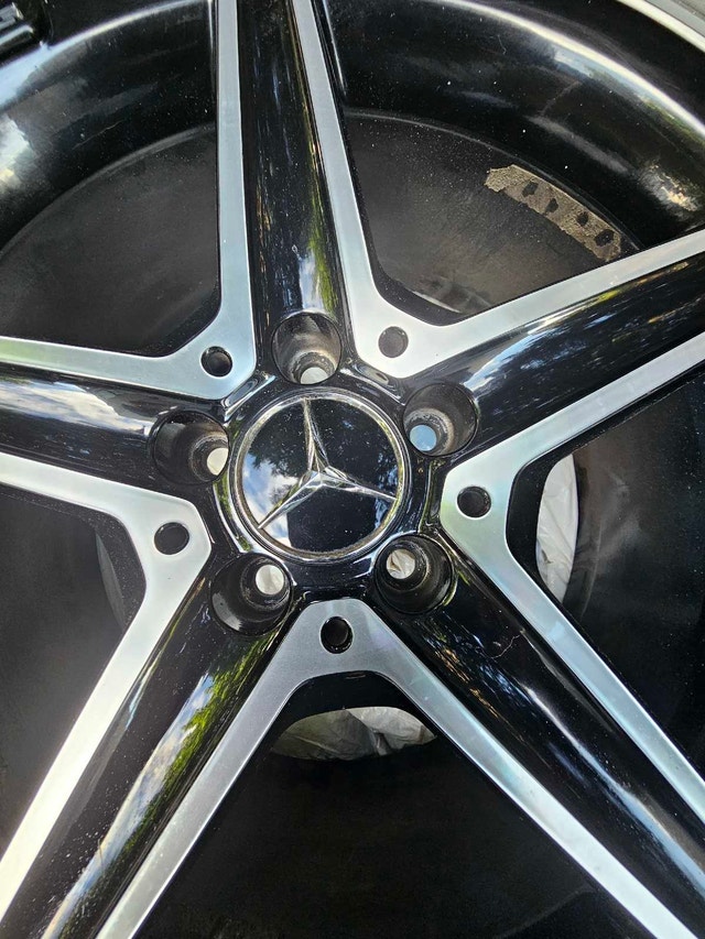 AMG MERCEDES BENZ RIMS (MINT CONDITION)