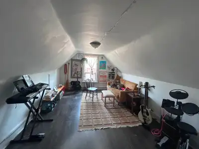 One bedroom attic apartment At Bloor and ossington available for sublet or lease reassignment. $1850...