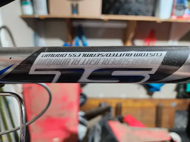 Trek road bike - Large in Road in Ottawa - Image 7