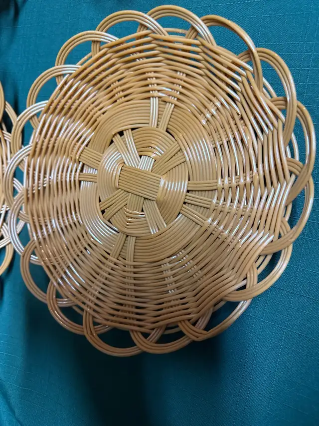 Set of 4 New beautiful plastic baskets in Other in Calgary - Image 3
