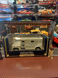 DIECAST CARS & TRUCKS 1:32  BRINKS