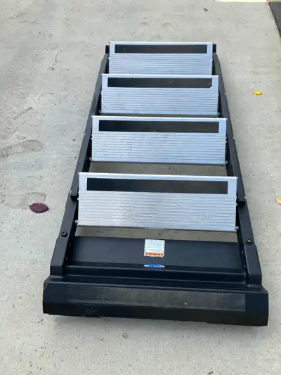 MORyde flip up 4 stair good for entrance height of 36”-42” great condition