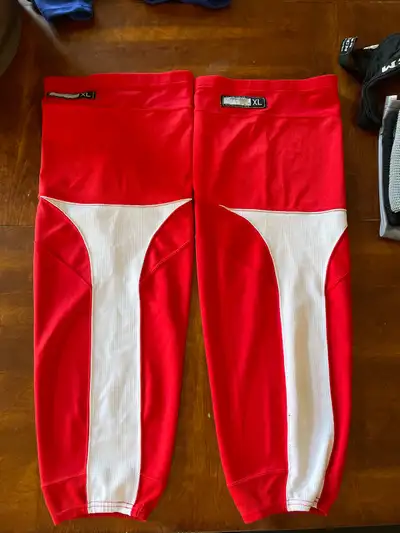 Get ready to hit the ice with these Reebok XL practice socks! These vibrant red and white socks are...