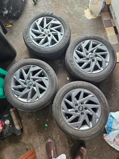 All season brand new tires (205/55 R16 91H) with Alloy Rims.