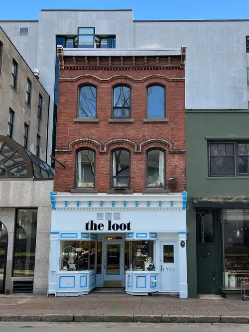 Live in the heart of Downtown Halifax on iconic Barrington Street. This second floor walk-up studio...