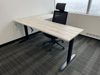 Heinne Holz L-shaped Height Adjustable Sit-to-Stand Desk