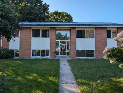 This 4 unit building is located in the east end of Brockville in a quiet area. $1550 rent includes w...