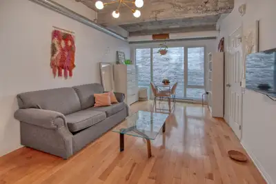 Beautiful condo downtown Montreal