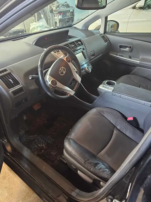 2012 Toyota Prius V511728288227010564