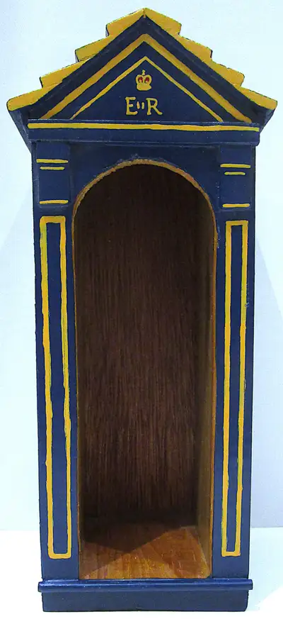 MADE IN CANADA OF HAND PAINTED WOOD TOY SOLDIER ER SENTRY HUT, View more