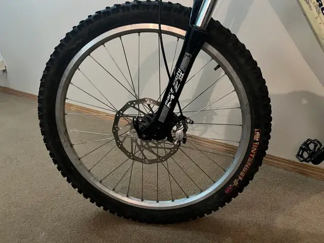 NORCO WOLVERINE MOUNTAIN BIKE in Mountain in Calgary - Image 4