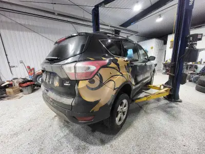 2017 ford escape for parts Doors Engine Transfer case Power tailgate Transmission And so much more P...