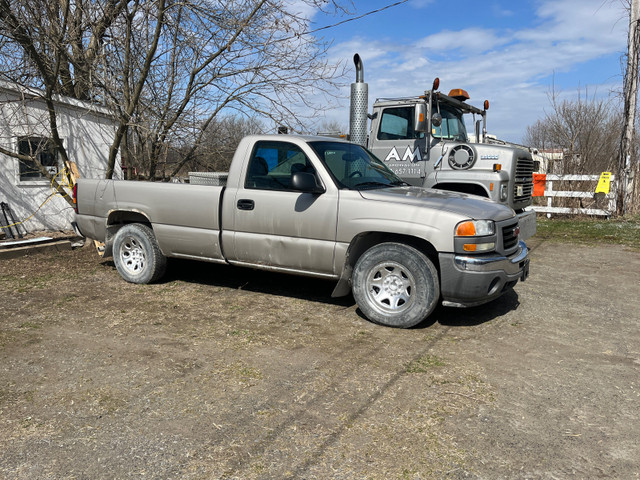 2006 GMC in Cars & Trucks in Brockville - Image 2