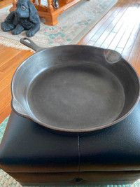 Griswold cast iron fry pan