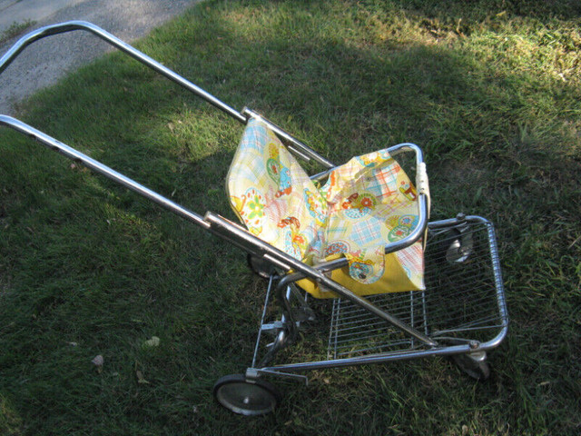Antique Vintage Baby Stroller in Arts & Collectibles in Prince Albert - Image 3